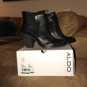 Aldo size 8 Black Leather Ankle Booties